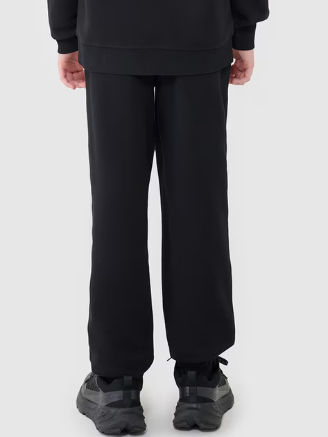 Spodnie dresowe chłopięce joggery 4F 4FJWMM00TTROM1188-20S 128 cm Czarne (5905700387824) - obraz 2