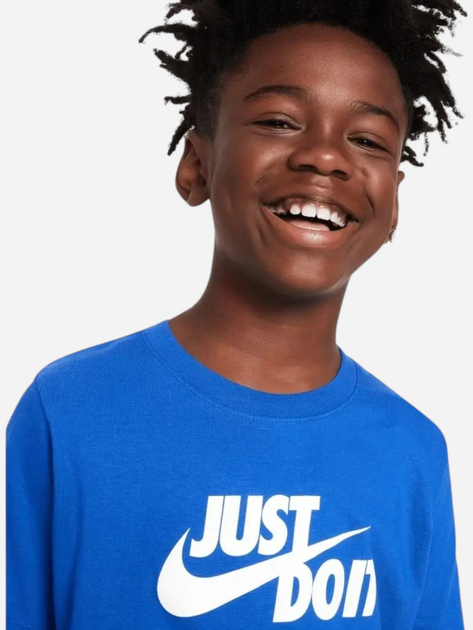Підліткова футболка для хлопчика Nike Sportswear FV4078-480 158-170 см Синя (196969809904) - зображення 4