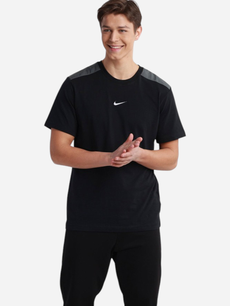 Футболка бавовняна довга чоловіча Nike Sportswear FQ8821-010 L Чорна (196969913151) - зображення 1