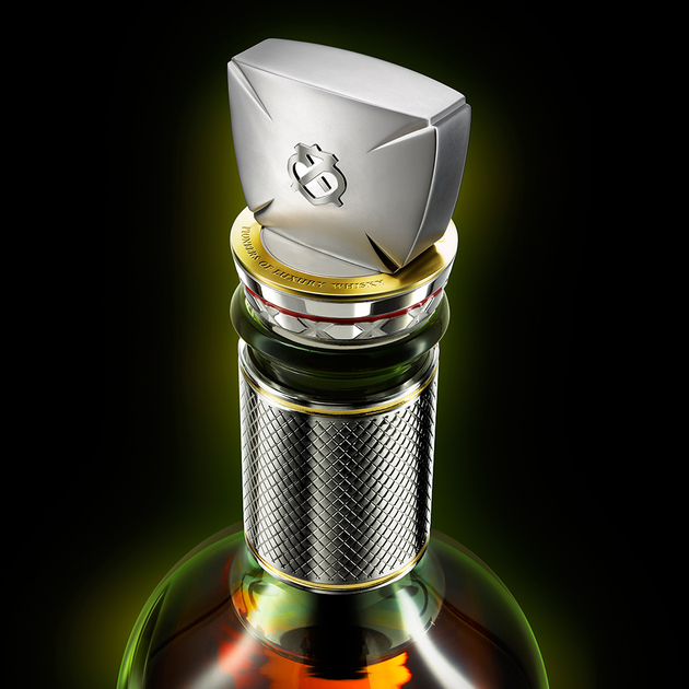 Виски Chivas Regal The Icon 0.7 л 43% в подарочной упаковке