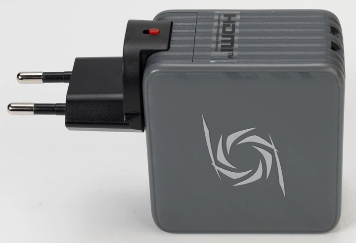 Ładowarka sieciowa AverMedia GC313 Core Go 2xUSB-C USB-A HDMI PD3.0 100 W + kabel 2 m Black (40AAGC313AWN) - obraz 4