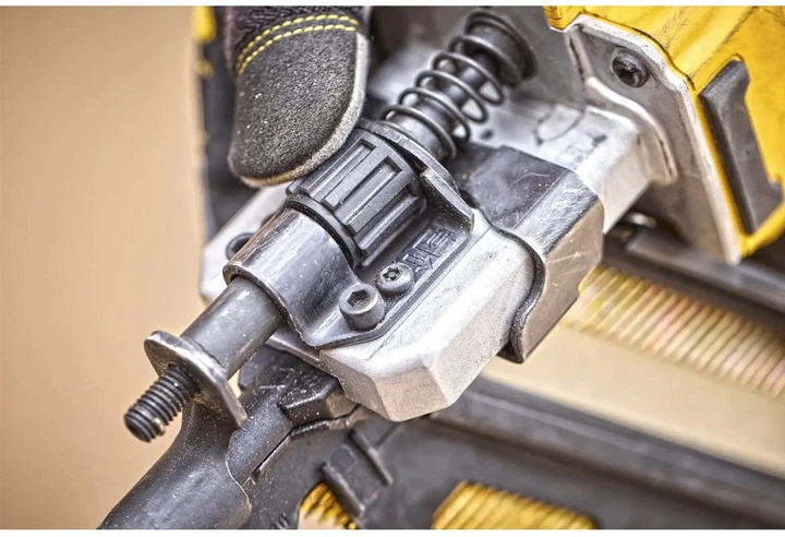 Аккумуляторный гвоздезабивной пистолет DeWALT DCN930P2 - Фото 8 Аккумуляторный гвоздезабивной пистолет DeWALT DCN930P2 - изображение 8