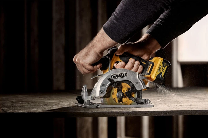 Дискова акумуляторна пила DeWALT DCS512NT - зображення 3