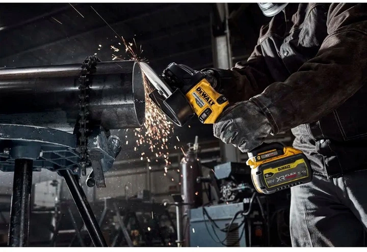 Аккумуляторная угловая шлифовальная машина DeWALT DCG440N - изображение 3