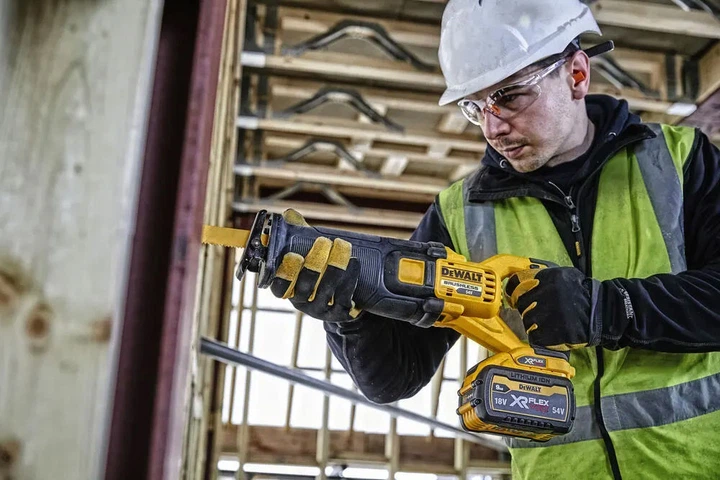 Аккумуляторная сабельная пила DeWALT DCS389NT - изображение 7