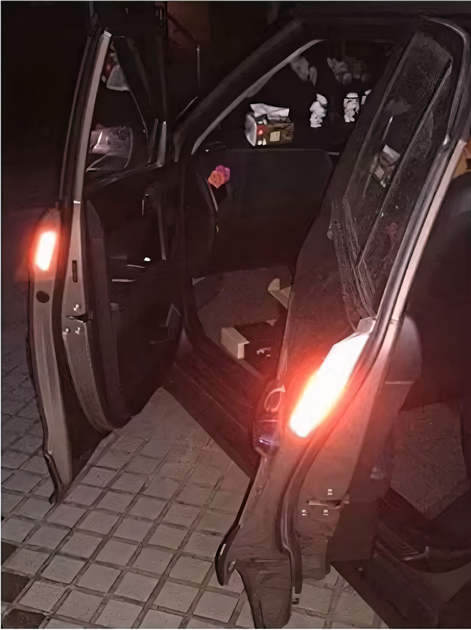 Отражатель на автомобильную дверь Светоотражающая наклейка для дверей авто 4 штуки Красный - изображение 3