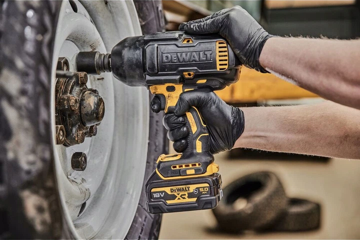 Гайковерт аккумуляторный ударный бесщеточный DeWALT DCF900NT - зображення 9