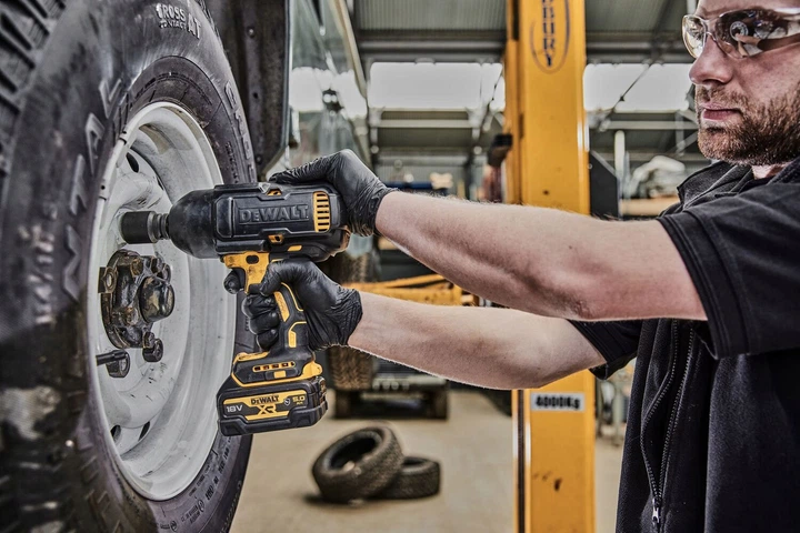 Гайковерт аккумуляторный ударный бесщеточный DeWalt DCF900P2G - Фото 10 Гайковерт аккумуляторный ударный бесщеточный DeWalt DCF900P2G - изображение 10