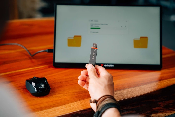 Pendrive Verbatim Dual QuickStick 128GB USB 3.2 Gen1 + Type-C Grey (0023942320401) - obraz 11