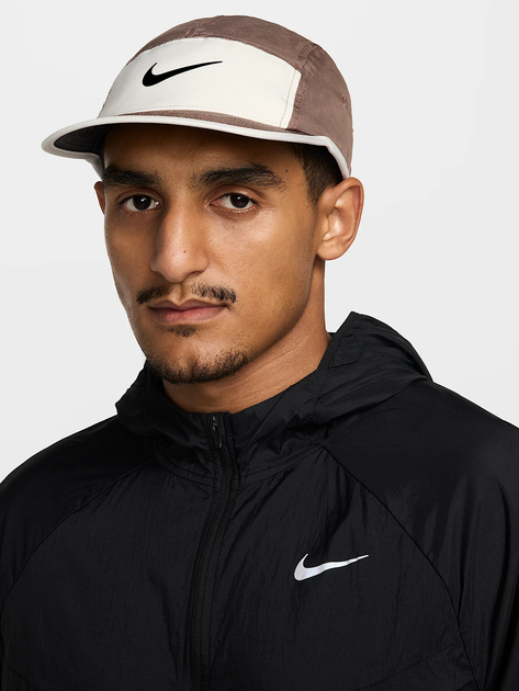 Кепка літня Nike U Nk Df Fly Cap U Cb P FB5624-214 M/L Коричнева від Rozetka на платформі USKIDKA Акція на Кепка літня Nike U Nk Df Fly Cap U Cb P FB5624-214 M/L Коричнева від Rozetka