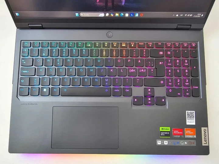 Ноутбук Lenovo LEGION 7 PRO 16ARX8H R9 7945HX/RTX 4080/RAM 16GB/SSD 1TB/240Hz Б\В - зображення 4