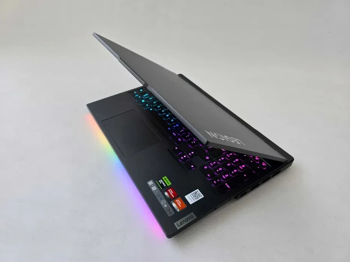 Ноутбук Lenovo LEGION 7 PRO 16ARX8H R9 7945HX/RTX 4080/RAM 16GB/SSD 1TB/240Hz Б\В - зображення 7