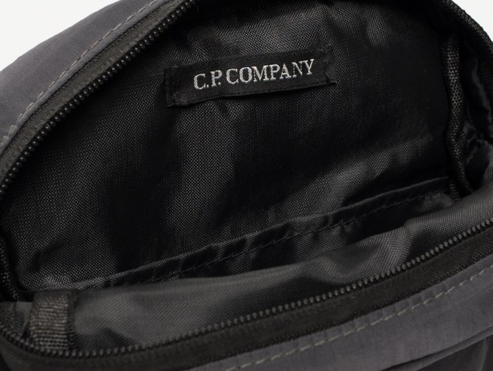 Месенджер через плече C.P. Company у сірому кольорі. - Фото 3 Месенджер через плече C.P. Company у сірому кольорі. - зображення 3