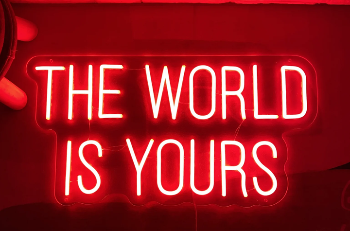 Мотивационная неоновая вывеска «The world is yours» 55х28 см - Фото 2 Мотивационная неоновая вывеска «The world is yours» 55х28 см - изображение 2