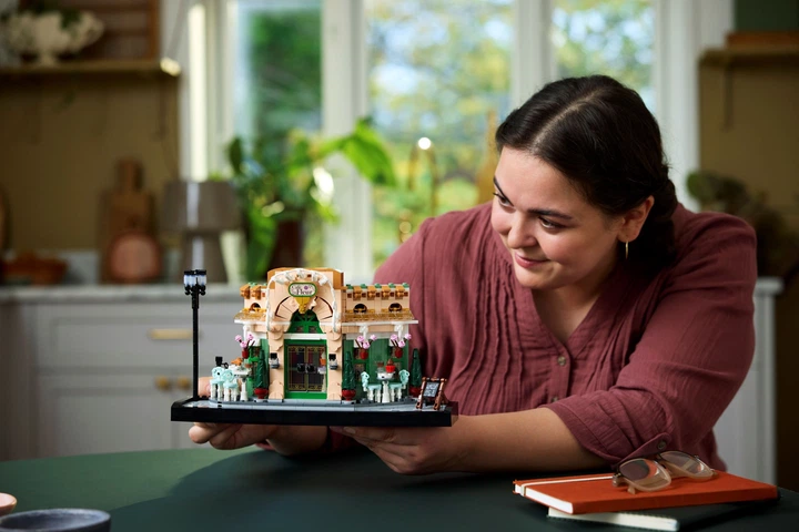 Конструктор LEGO Icons Французька кав'ярня 1101 деталь (10362) - Фото 13 Конструктор LEGO Icons Французька кав'ярня 1101 деталь (10362) - зображення 13