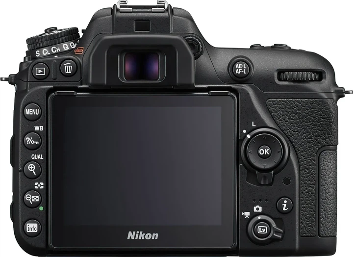 Дзеркальна камера Nikon D7500 + AF-S DX Nikkor 18-140mm f/3.5-5.6G ED VR Kit (VBA510K002) - Фото 6 Дзеркальна камера Nikon D7500 + AF-S DX Nikkor 18-140mm f/3.5-5.6G ED VR Kit (VBA510K002) - зображення 6