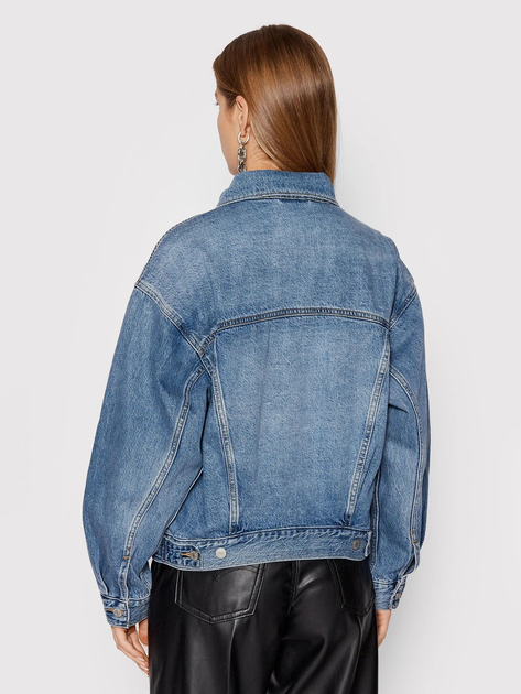 Kurtka jeansowa damska Levi's 90S Trucker Soft As Butter Mid A1743-0004 L Błękitna (5400970984242) - obraz 2