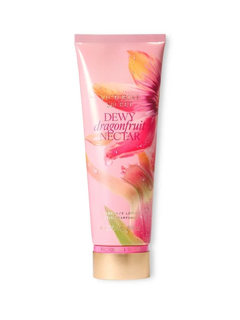 Лосьйон для тіла Victoria's Secret Body Fragrance Body Lotion аромат Dewy Dragonfruit Nectar, 236 мл - Фото 1 Лосьйон для тіла Victoria's Secret Body Fragrance Body Lotion аромат Dewy Dragonfruit Nectar, 236 мл - зображення 1