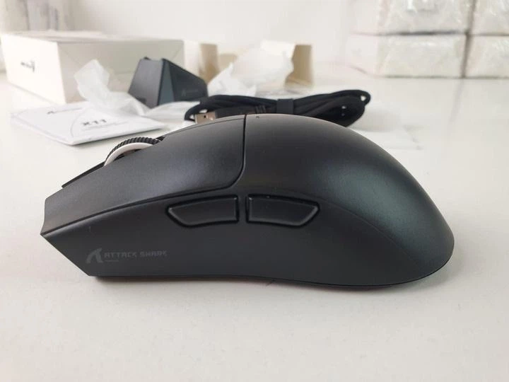 Игровая мышка Attack Shark X11, 3 вида подключения (2.4 G/Bluetooth/провод), с зарядной базой (ARGB док станция), 22000dpi, черная - Фото 10 Игровая мышка Attack Shark X11, 3 вида подключения (2.4 G/Bluetooth/провод), с зарядной базой (ARGB док станция), 22000dpi, черная - изображение 10
