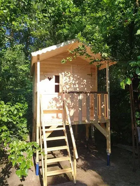 Детский игровой домик из дерева на ножках 1.6х2.2м. h=3м. (3,04кв.м.) - Фото 2 Детский игровой домик из дерева на ножках 1.6х2.2м. h=3м. (3,04кв.м.) - изображение 2