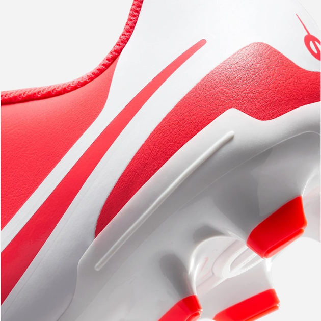 Чоловічі бутси Nike Legend 10 Club Fg/Mg DV4344-800 41 (8US) Червоні (197859027569) - зображення 8