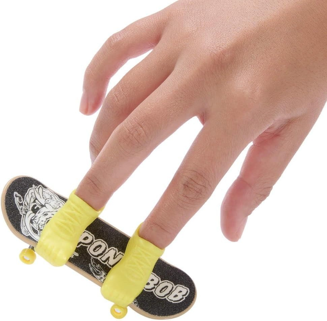 Zestaw zabawek Hot Wheels Deskorolka Sponge Bob + buty do jazdy palcami HVV67 (0194735208630) - obraz 5