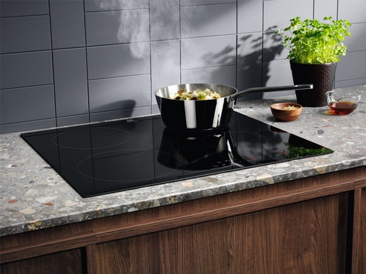 Вбудована індукційна поверхня Electrolux CIR60430 - зображення 3