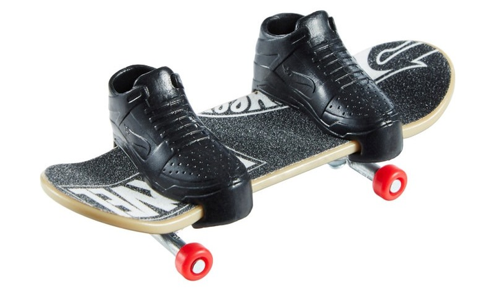 Zestaw zabawkowy Hot Wheels Deskorolka Venom + buty do jazdy palcami HNG25 (0194735139996) - obraz 5
