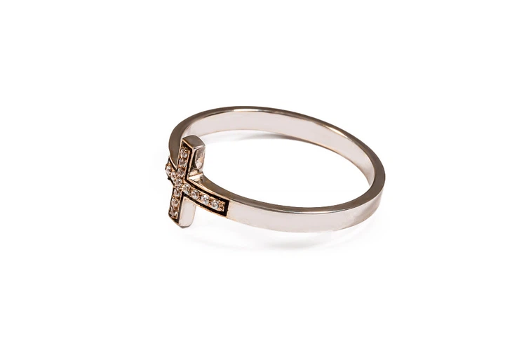 Кольцо крестик из белого золота с фианитами 16 K-0317 - изображение 3