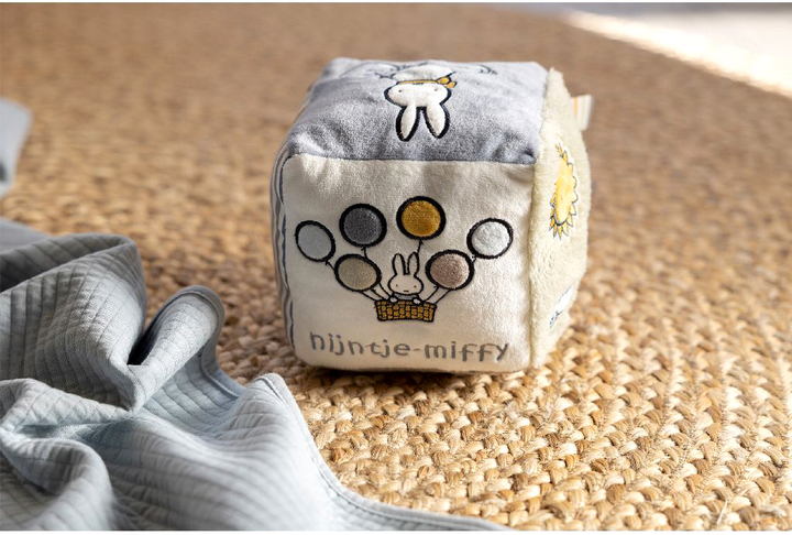 Kostka sensoryczna Miffy Fluffy Cubic Green NIJN927 (8713291669277) - obraz 4