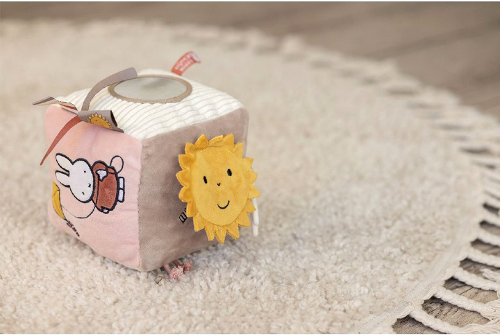 Kostka sensoryczna Miffy Fluffy Cubic Pink NIJN926 (8713291669260) - obraz 4