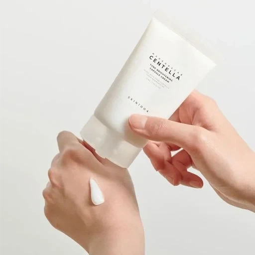 Осветляющий и увлажняющий крем для лица Skin1004 Madagascar Centella Tone Brightening Capsule Cream 75 мл - изображение 2