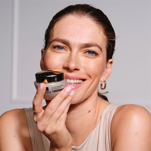 Крем для обличчя з фільтром Spf Avon Anew Ultimate зміцнюючий 50 мл (5059018454959) - зображення 3