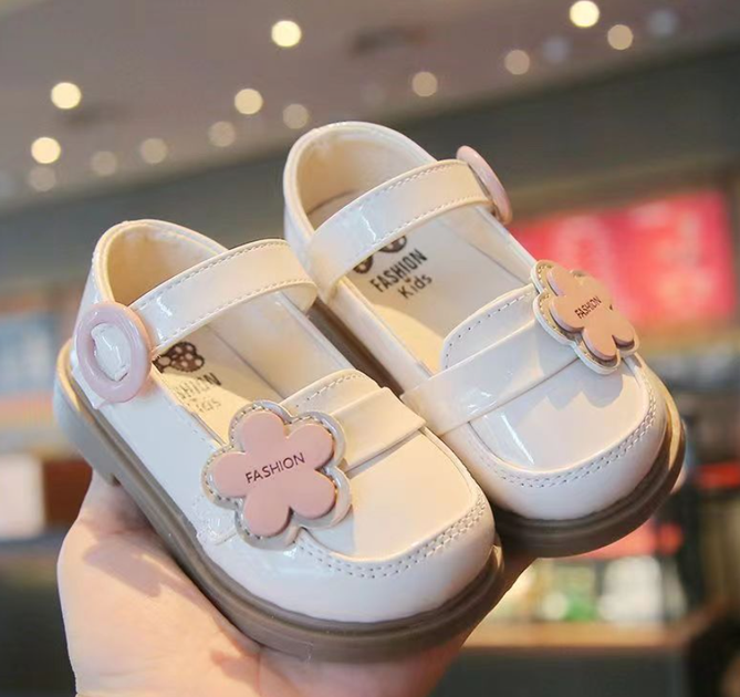 Дитячі туфлі для дівчинки Fashion kids 16 розмір бежеві - Фото 1 Дитячі туфлі для дівчинки Fashion kids 16 розмір бежеві - изображение 1