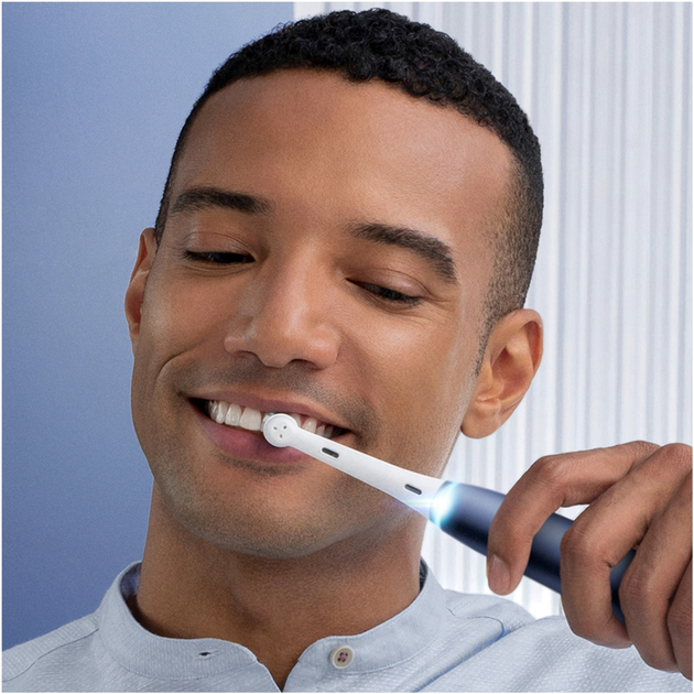 Elektryczna szczoteczka do zębów Oral-B iO 7N Niebieska + Brush Head + TC (4210201409312) - obraz 7
