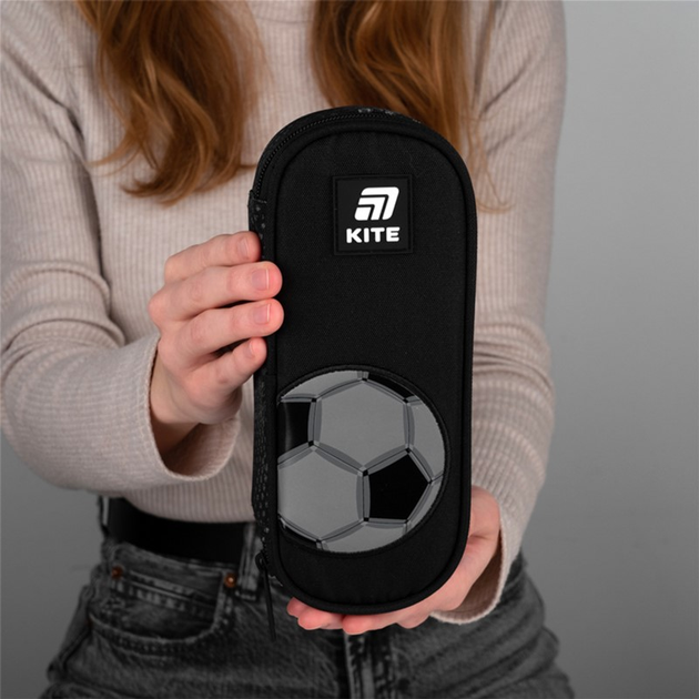 Пенал шкільний Kite Football 22x8.5x4.5 см Чорний (K25-599-4) - зображення 7