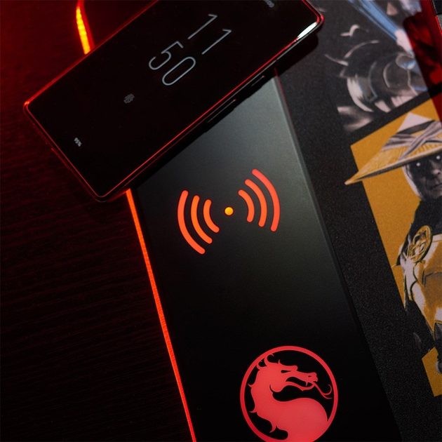 Podkładka gamingowa Numskull z ładowarką bezprzewodową i podświetleniem RGB Mortal Kombat 30 x 80 cm (23MW9Y) (5056280461500) - obraz 5