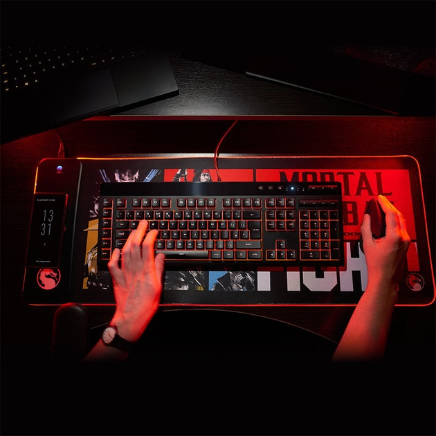 Podkładka gamingowa Numskull z ładowarką bezprzewodową i podświetleniem RGB Mortal Kombat 30 x 80 cm (23MW9Y) (5056280461500) - obraz 10