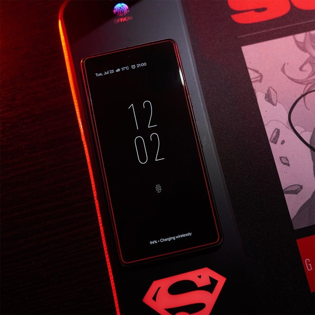 Podkładka gamingowa Numskull z ładowarką bezprzewodową i podświetleniem RGB Superman 30 x 80 cm (23MX47) (5056280461524) - obraz 6
