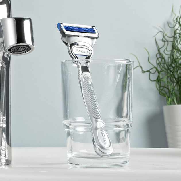 Запасные лезвия Gillette SkinGuard для чувствительной кожи 8 шт - изображение 8