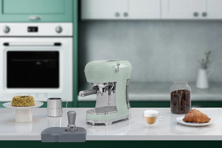 Кавоварка ріжкова Smeg 50'S RETRO STYLE ECF02PGEU - зображення 9