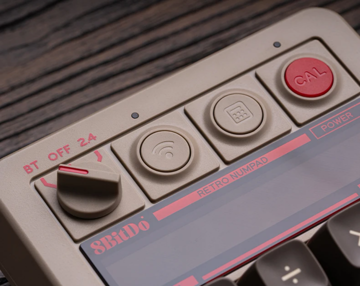 Механическая цифровая клавиатура 8BitDo Retro 18 с комбинированным подключением, дисплеем, калькулятором, C64 - Фото 3 Механическая цифровая клавиатура 8BitDo Retro 18 с комбинированным подключением, дисплеем, калькулятором, C64 - изображение 3