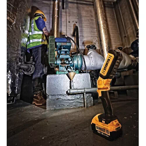 Професійний ліхтар DeWALT DCL050: без АКБ, 500 лм (DCL050) - Фото 5 Професійний ліхтар DeWALT DCL050: без АКБ, 500 лм (DCL050) - зображення 5