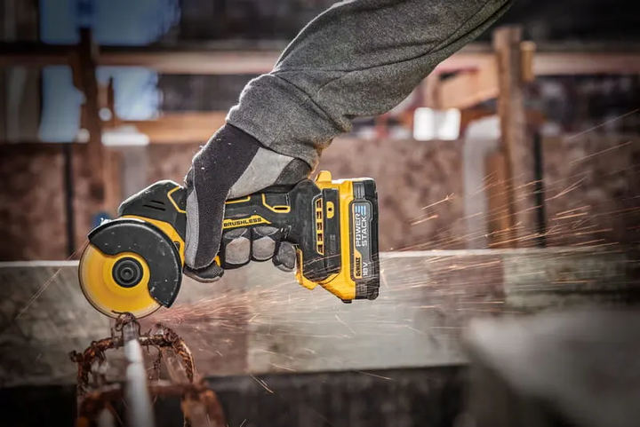 Пила дискова аккумуляторна безщіткова компактна DeWALT DCS438N: без АКБ, диск 76мм, 20000 об/хв (DCS438N) - изображение 5