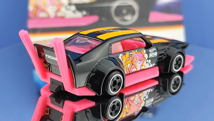 Тематична Машинка Hot Wheels Mad Manga Neon Speeders 1:64 JBY95