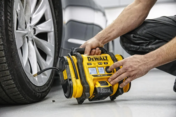 Профессиональный компрессор воздушный аккумуляторный DeWALT DCC018N: без АКБ, 11бар (DCC018N) - изображение 10