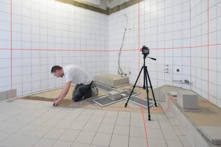 Профессиональный линейный лазерный нивелир Bosch Professional GLL 3-80 в кейсе с мишенью и чехлом SDRT_50601063S00 - изображение 4