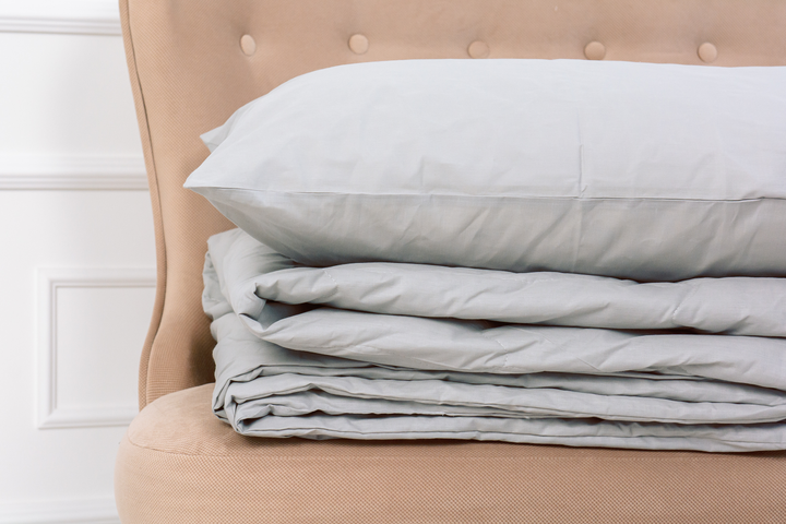 Літній постільний комплект MirSon №2631 Eco-Soft 16-5703 Light Gray ковдра 155x215 см + наволочки 2 х 50х70 см від Rozetka на платформі USKIDKA Акція на Літній постільний комплект MirSon №2631 Eco-Soft 16-5703 Light Gray ковдра 155x215 см + наволочки 2 х 50х70 см від Rozetka