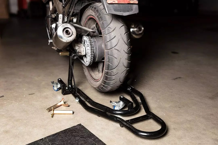 Stojak motocyklowy NEO Tools pod tylne koło 10-604 (5907558477221) - obraz 6