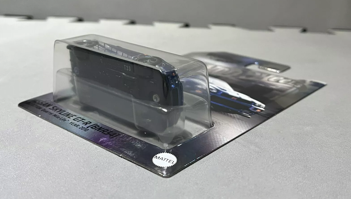 Машинка Premium Hot Wheels Nissan Skyline GT-R (R34) Virtual NFT